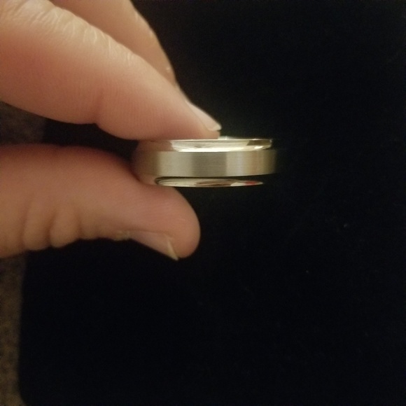 💚💚New REVV Mens 7mm ring in Titanium💚💚 - Picture 2 of 8